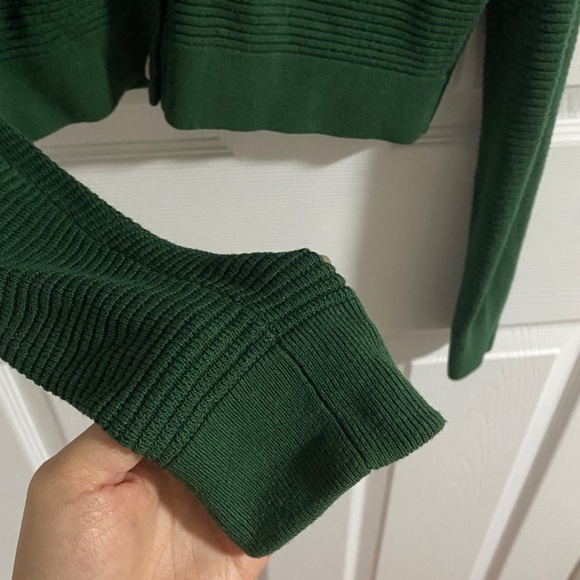 Aritzia Wilfred Light Cropped V-Neck Cardigan In Green — XS - Picture 2 of 4